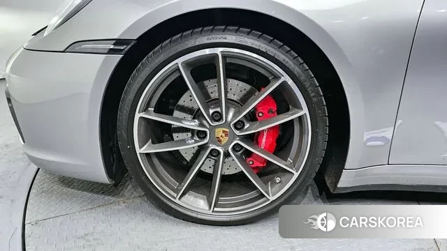 Porsche 911(992) id 2538280 из Кореи 15