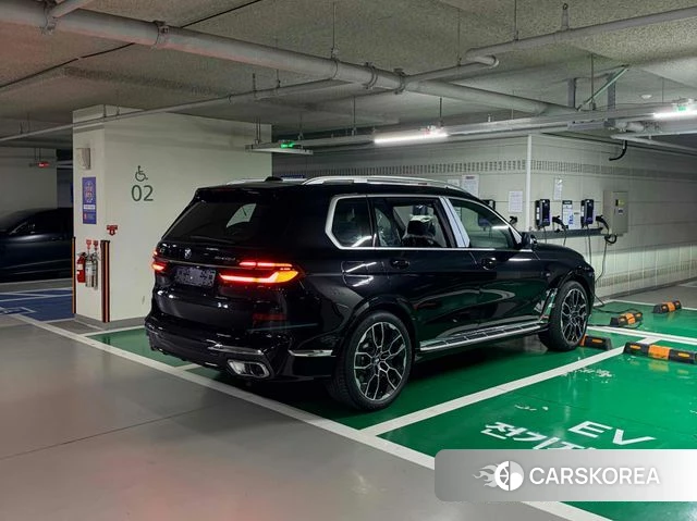 BMW X7 (G07) 2026 Черный из Кореи, фото 5