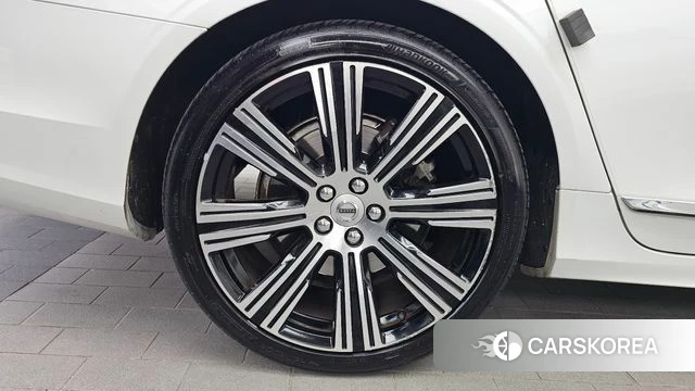 Volvo S90 id 5003411 из Кореи 31