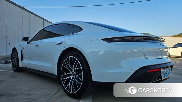 Porsche Taycan id 5026789 из Кореи 15