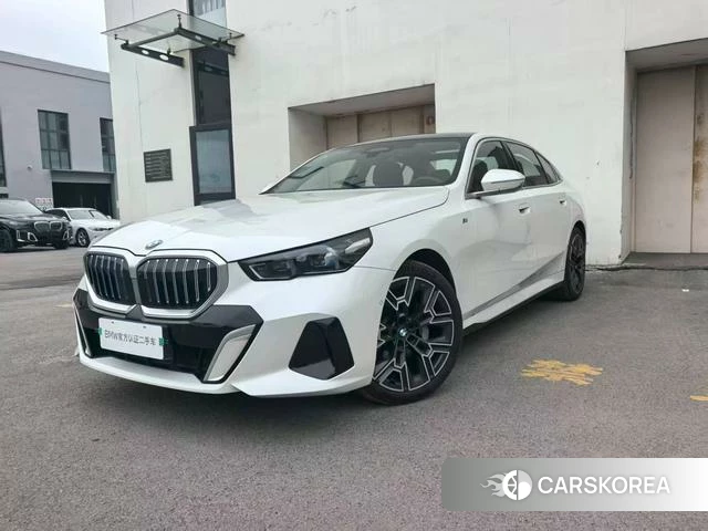BMW 5 series 2025 Белый из Китая, фото 5