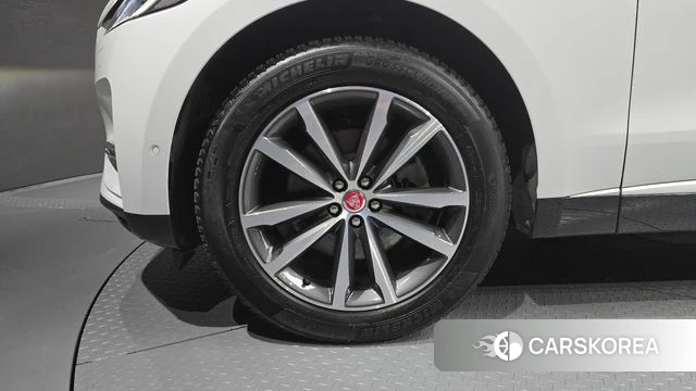 Jaguar F-PACE id 4976806 из Кореи 29