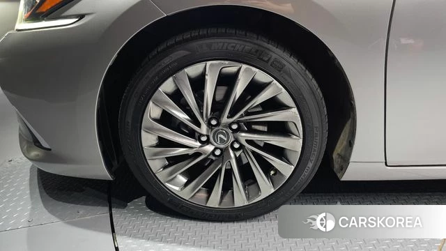 Lexus ES300h 7th generation id 5013760 из Кореи 15