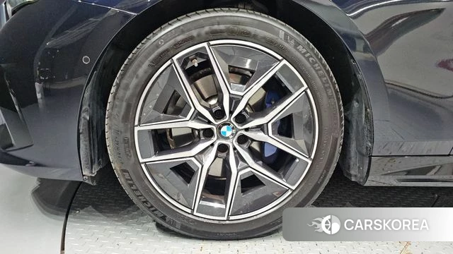 BMW 5 Series (G60) id 5039449 из Кореи 28