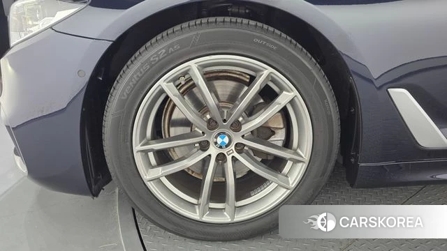 BMW 5 Series (G30) id 5013619 из Кореи 15
