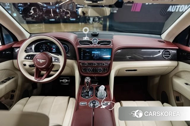 Bentley Bentayga 2025 Жемчужный цвет из Кореи, фото 5
