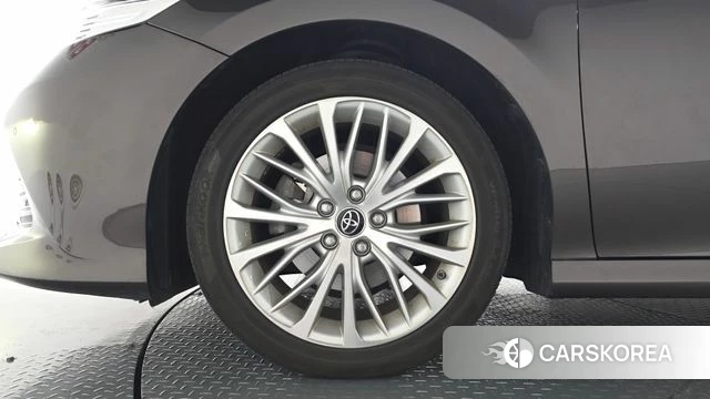 Toyota Camry (XV70) id 4988444 из Кореи 32