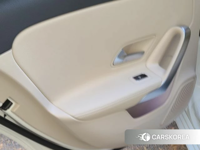 Mercedes-Benz A-Class W177 2021 Белый из Кореи, фото 5