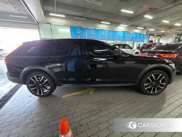 Volvo V90 Cross-Country 2024 Черный из Кореи, фото 5
