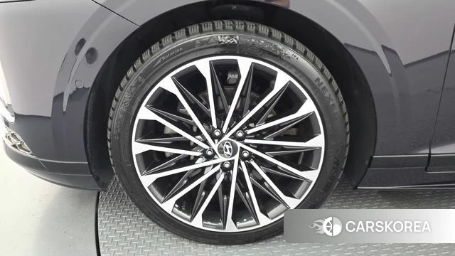 Hyundai Grandeur (GN7) id 4635084 из Кореи 30