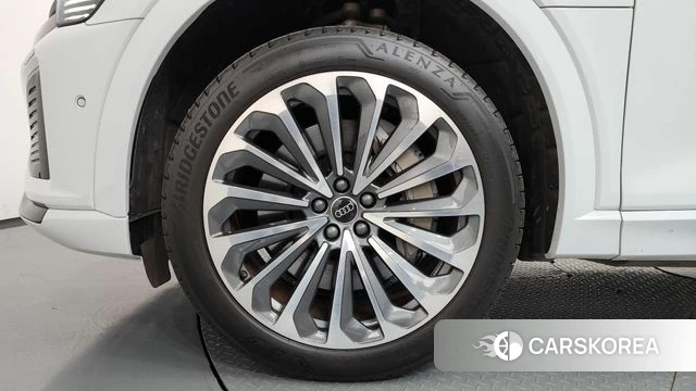 Audi Q8 e-Tron (GE) id 4904434 из Кореи 29