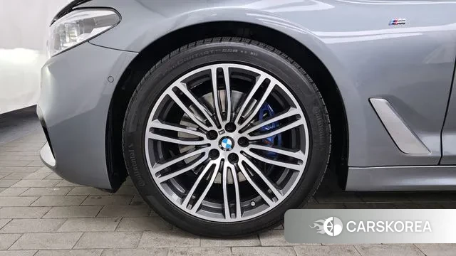 BMW 5 Series (G30) id 3754097 из Кореи 15