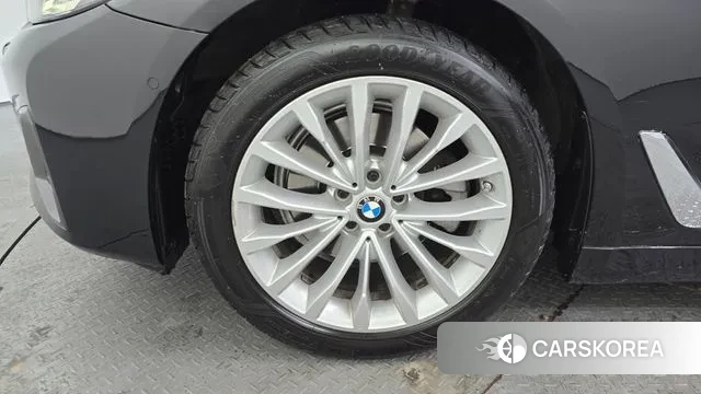 BMW 5 Series (G30) id 3646309 из Кореи 15