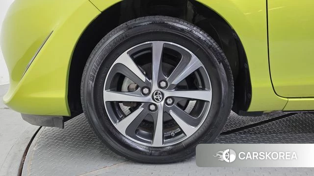 Toyota Prius C id 4918944 из Кореи 25