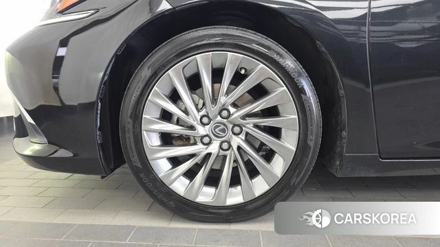 Lexus ES300h 7th generation id 4997225 из Кореи 29