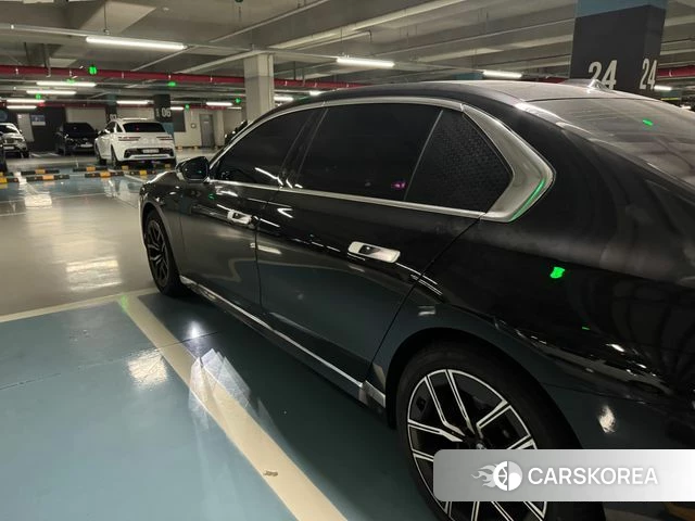 BMW 7 Series (G70) 2026 Черный из Кореи, фото 6
