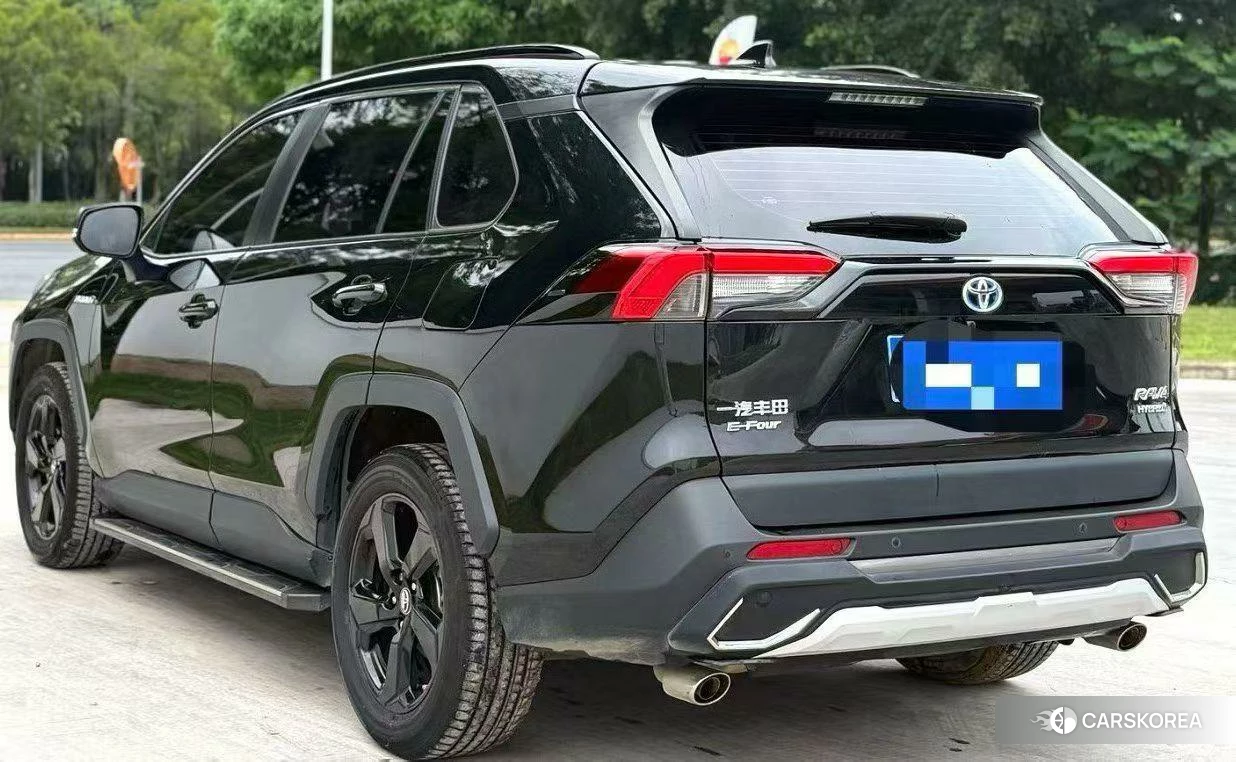 Toyota RAV4 2022 Черный из Китая, фото 5