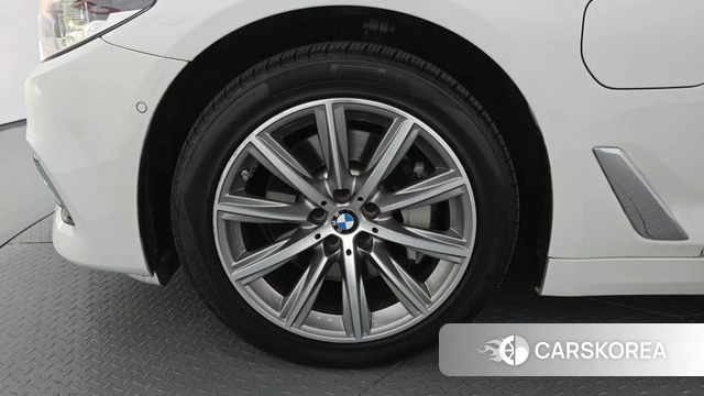 BMW 5 Series (G30) id 5018366 из Кореи 33