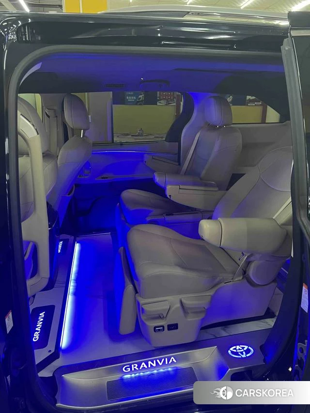 Toyota Granvia 2023 Другой из Китая, фото 5