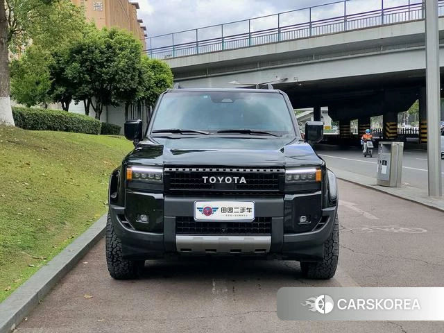 Toyota Land Cruiser 2025 Черный из Китая, фото 5