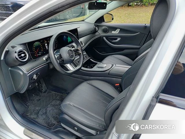 Mercedes-Benz E-Class 2024 Белый из Китая, фото 5
