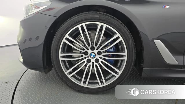 BMW 5 Series (G30) id 4992927 из Кореи 29