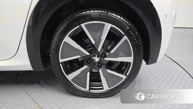 Peugeot e-208 second Generation id 4906197 из Кореи 26