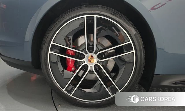 Porsche Taycan id 4980176 из Кореи 29