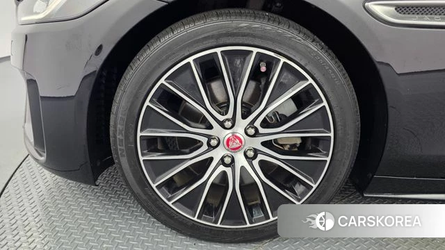 Jaguar XE id 4923497 из Кореи 31