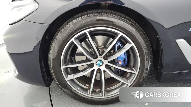 BMW 5 Series (G30) id 3483108 из Кореи 15