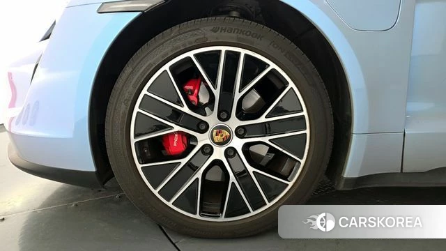 Porsche Taycan id 4470513 из Кореи 15