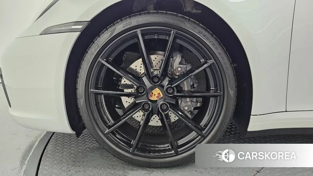 Porsche 911(992) id 4982467 из Кореи 25