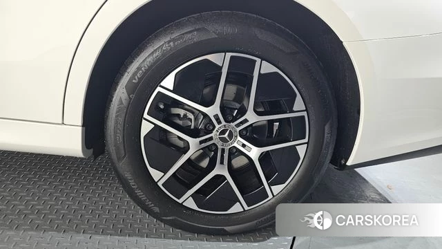 Mercedes-Benz E-Class W214 id 4664680 из Кореи 26