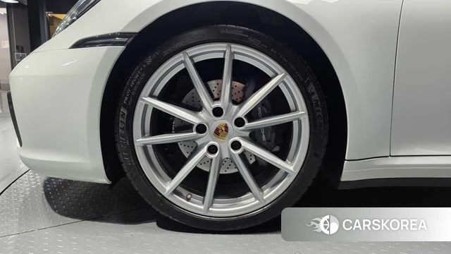 Porsche 911(992) id 5047718 из Кореи 27