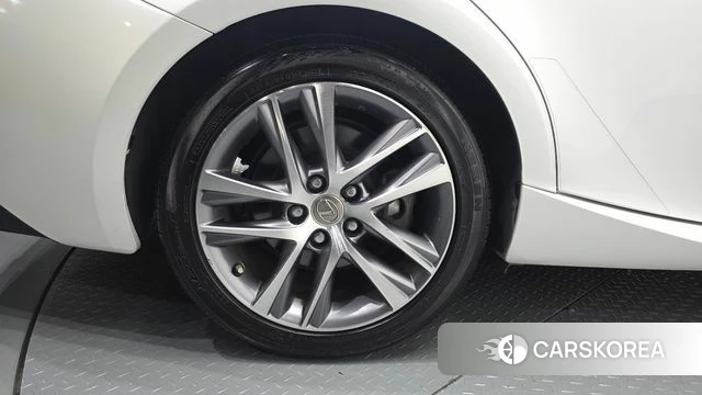 Lexus New IS300 id 4937280 из Кореи 27