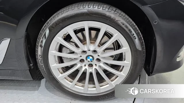 BMW 5 Series (G30) id 3530690 из Кореи 15