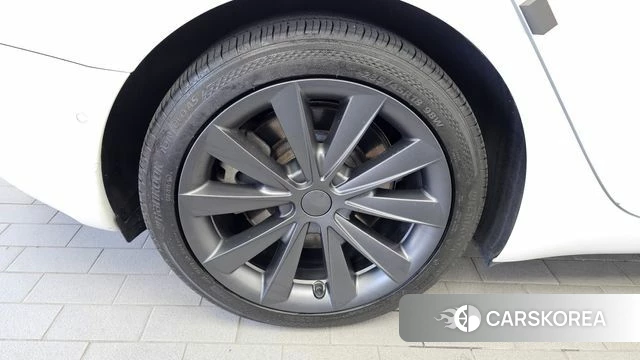 Tesla Model 3 id 4905924 из Кореи 29