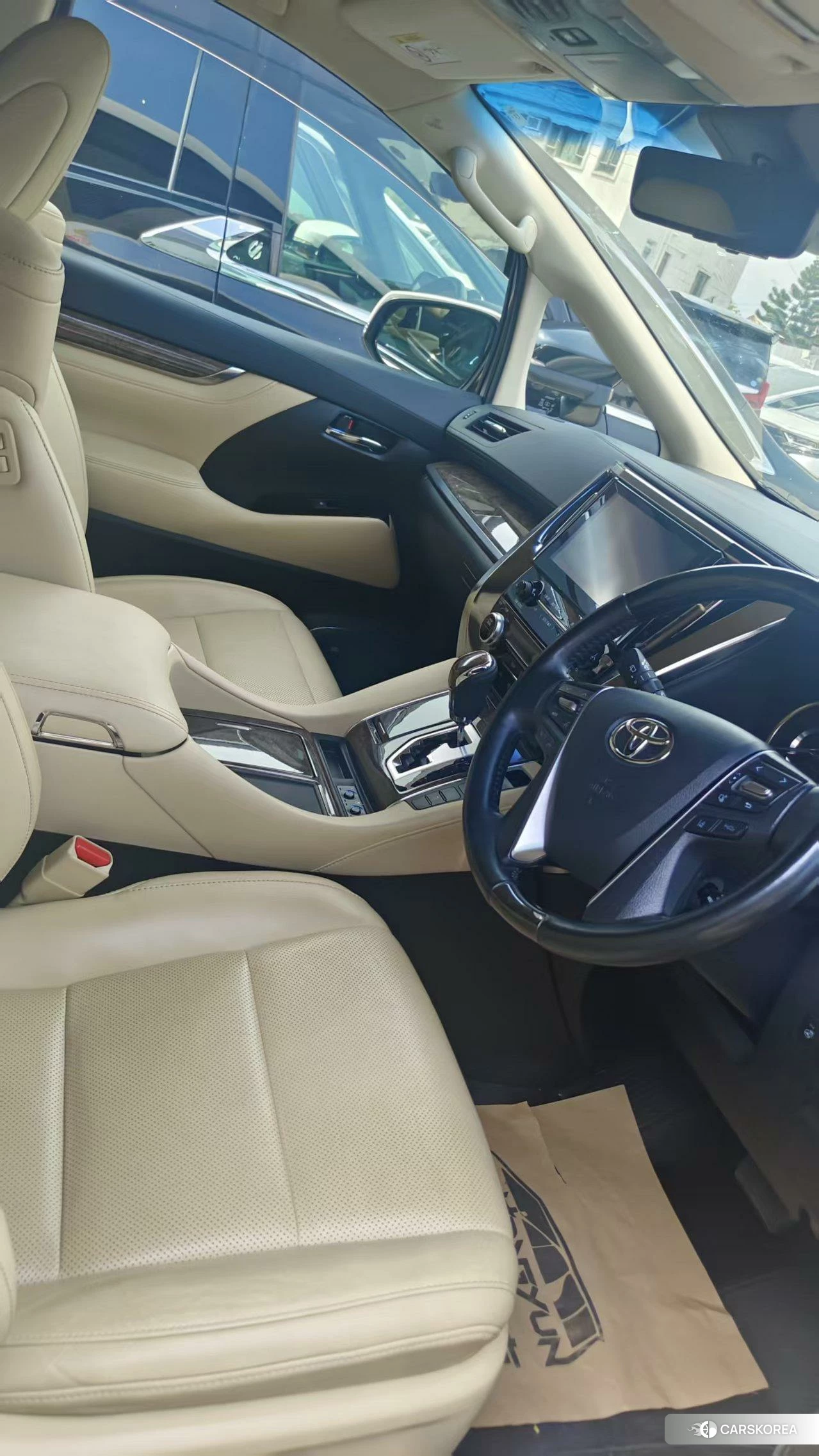 Toyota Alphard 2023 Белый из Китая, фото 5