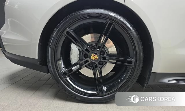 Porsche Taycan id 4965570 из Кореи 30
