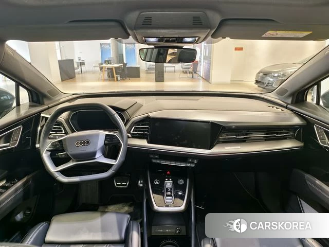 Audi Q4 2025 Синий из Китая, фото 5