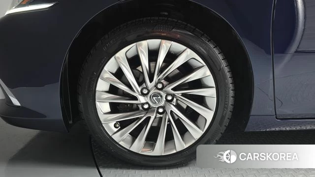 Lexus ES300h 7th generation id 5022312 из Кореи 30