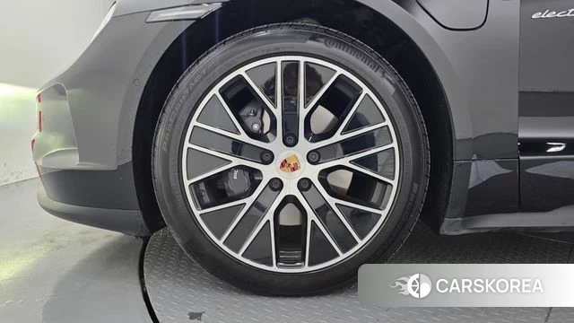 Porsche Taycan id 4980023 из Кореи 32