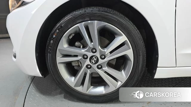 Hyundai Avante AD id 4713268 из Кореи 25