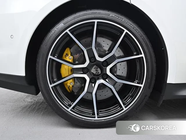 Porsche Taycan id 3341161 из Кореи 15