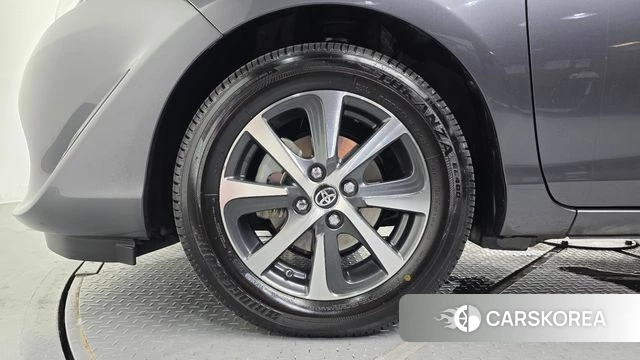 Toyota Prius C id 4988237 из Кореи 27