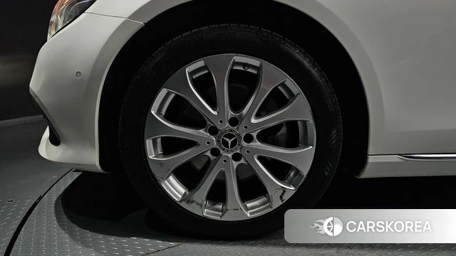 Mercedes-Benz E-Class W213 id 4987944 из Кореи 28