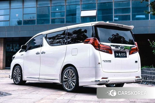 Toyota Alphard 2022 Белый из Китая, фото 5