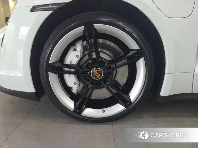 Porsche Taycan id 5034856 из Кореи 15