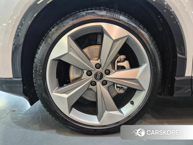 Audi Q4 e-Tron (F4) id 4979962 из Кореи 15