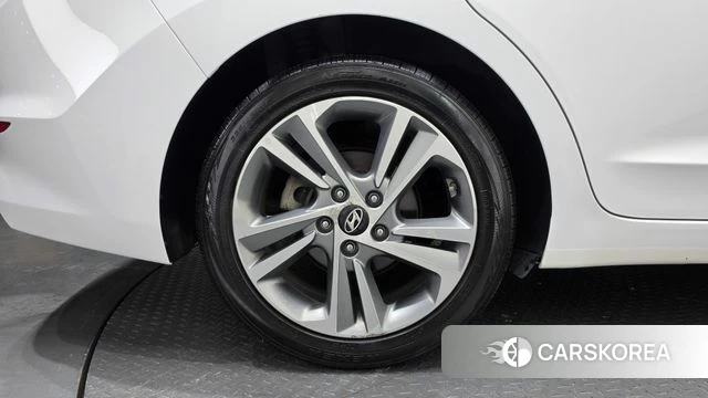 Hyundai Avante AD id 4993492 из Кореи 25
